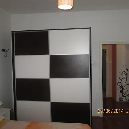Sendy Apartman *